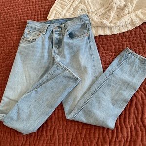 HIGH WAISTED LEVI 501